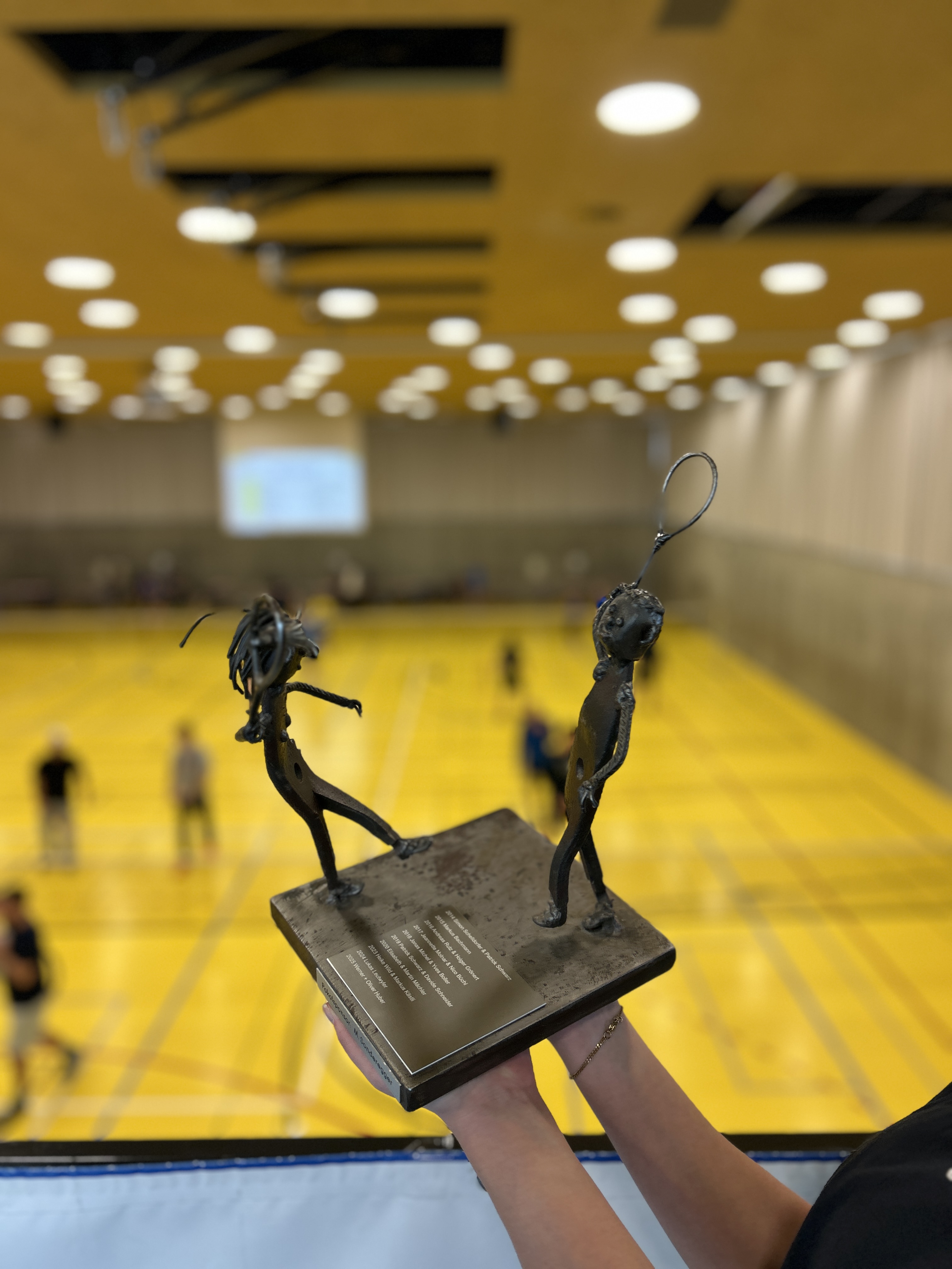 der begehrte Wanderpokal wird verlost